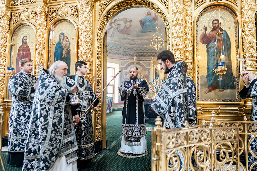 Литургия Преждеосвященных Даров в Троицком кафедральном соборе Подольска